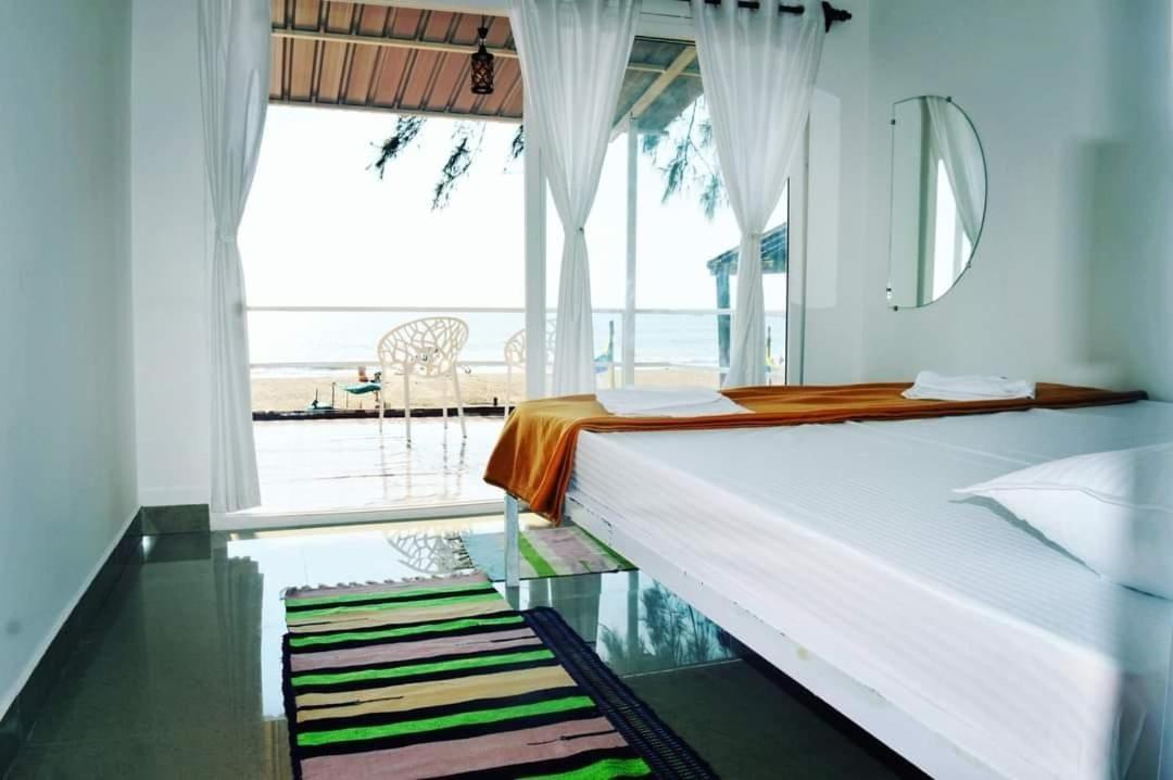 Baywatch Beach Resort Patnem Canacona Ngoại thất bức ảnh